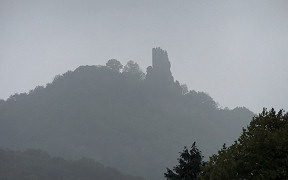 Wallpaper L�wenburg Siebengebirge im Nebel